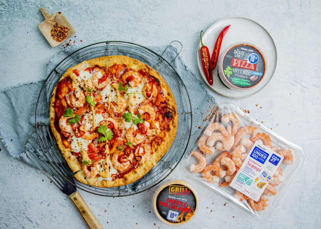 Scampi pizza with chilli and chipotle mayonnaise